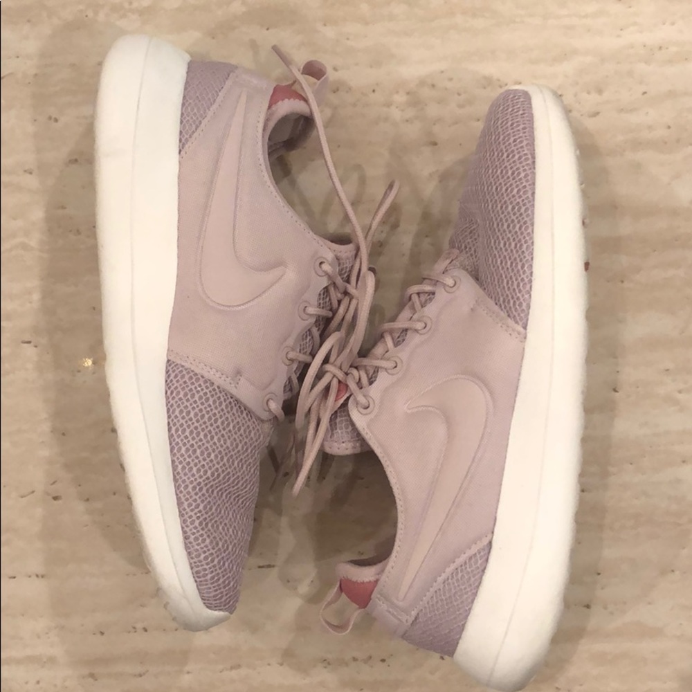 Women’s nikes